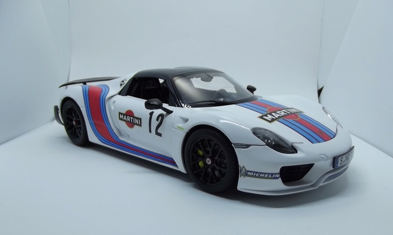 Porsche 918 Spider Martini Racing 01_312