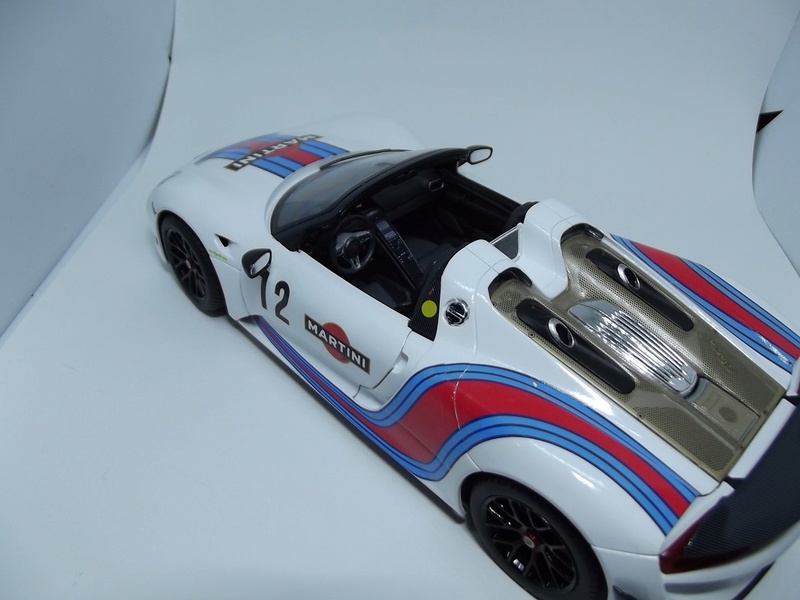 Porsche 918 Spider Martini Racing 01_712