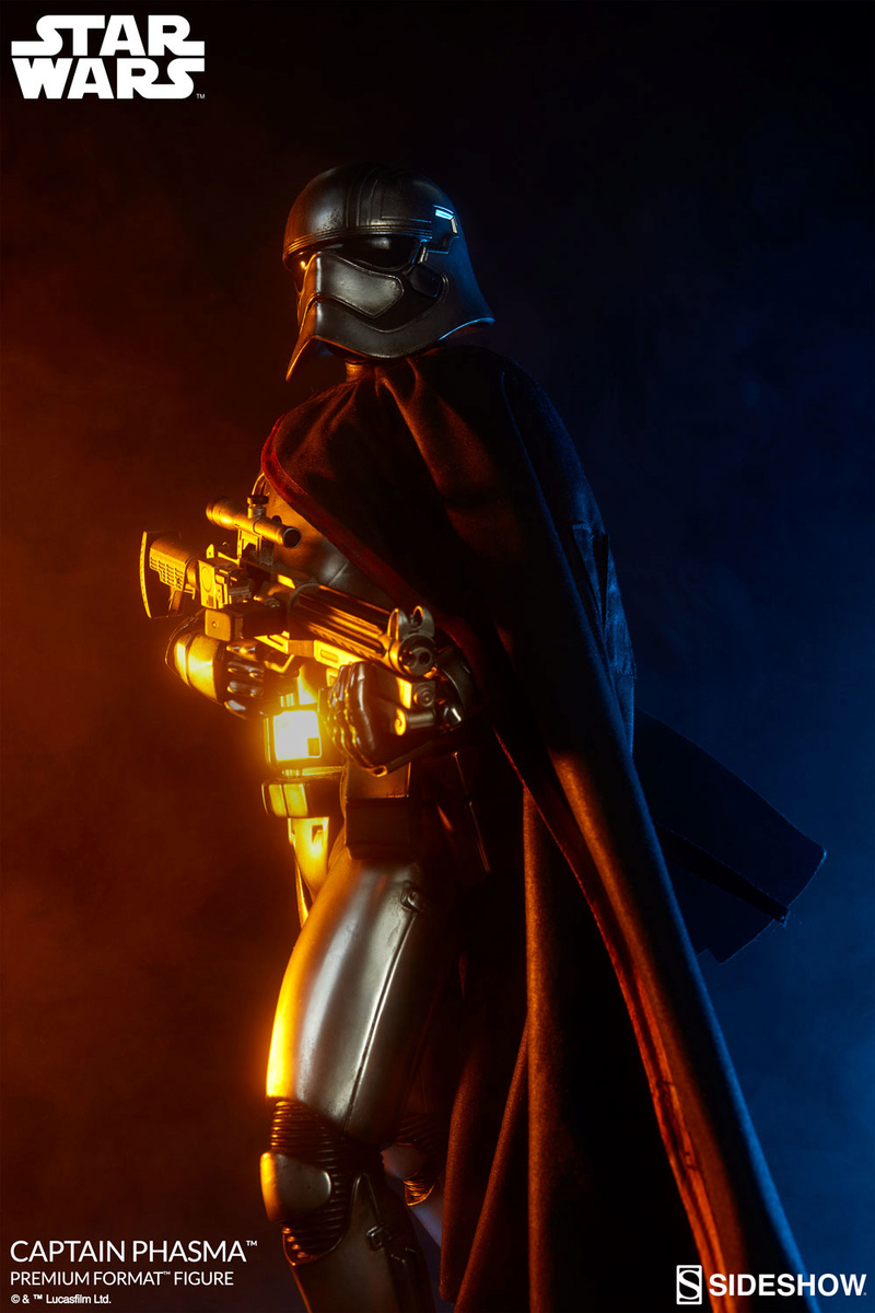  [Sideshow] Captain Phasma Premium Format Star-w34