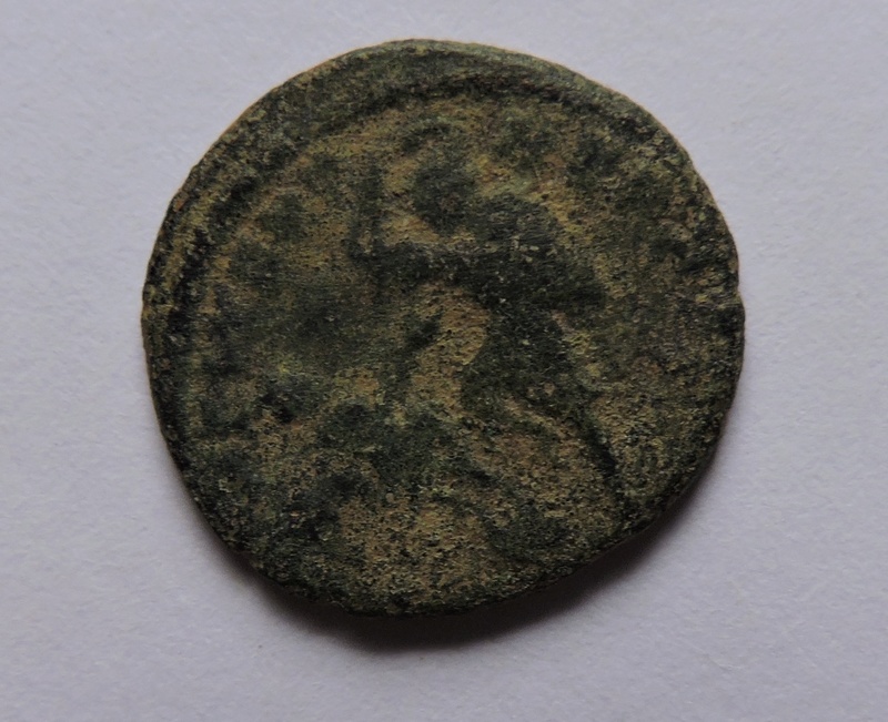 AE3 de Constancio II. FEL TEMP REPARATIO. Soldado romano alanceando a jinete caido. Dscn1215