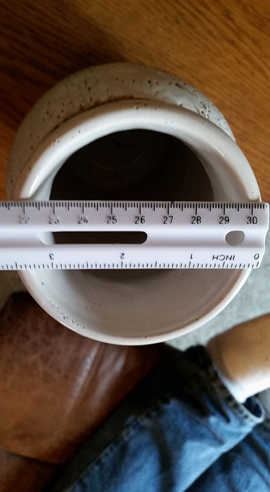 Looking for a few answers about this Italian vase Vase110
