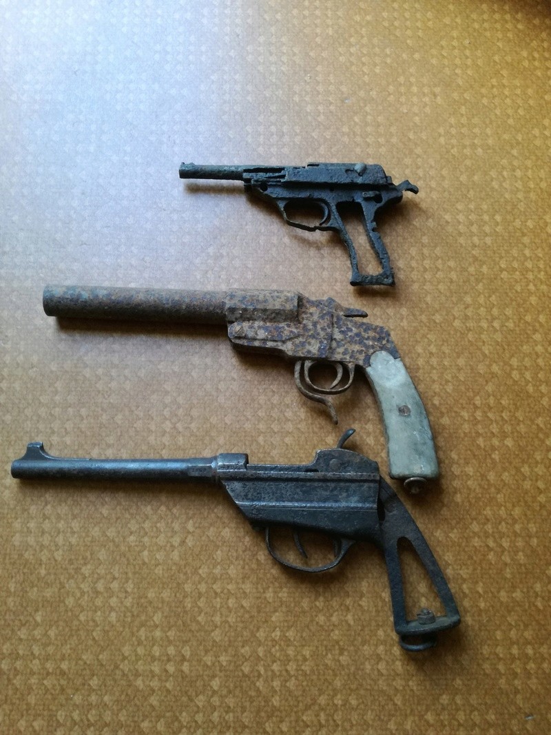 Identification de pistolets de fouille Img_2681
