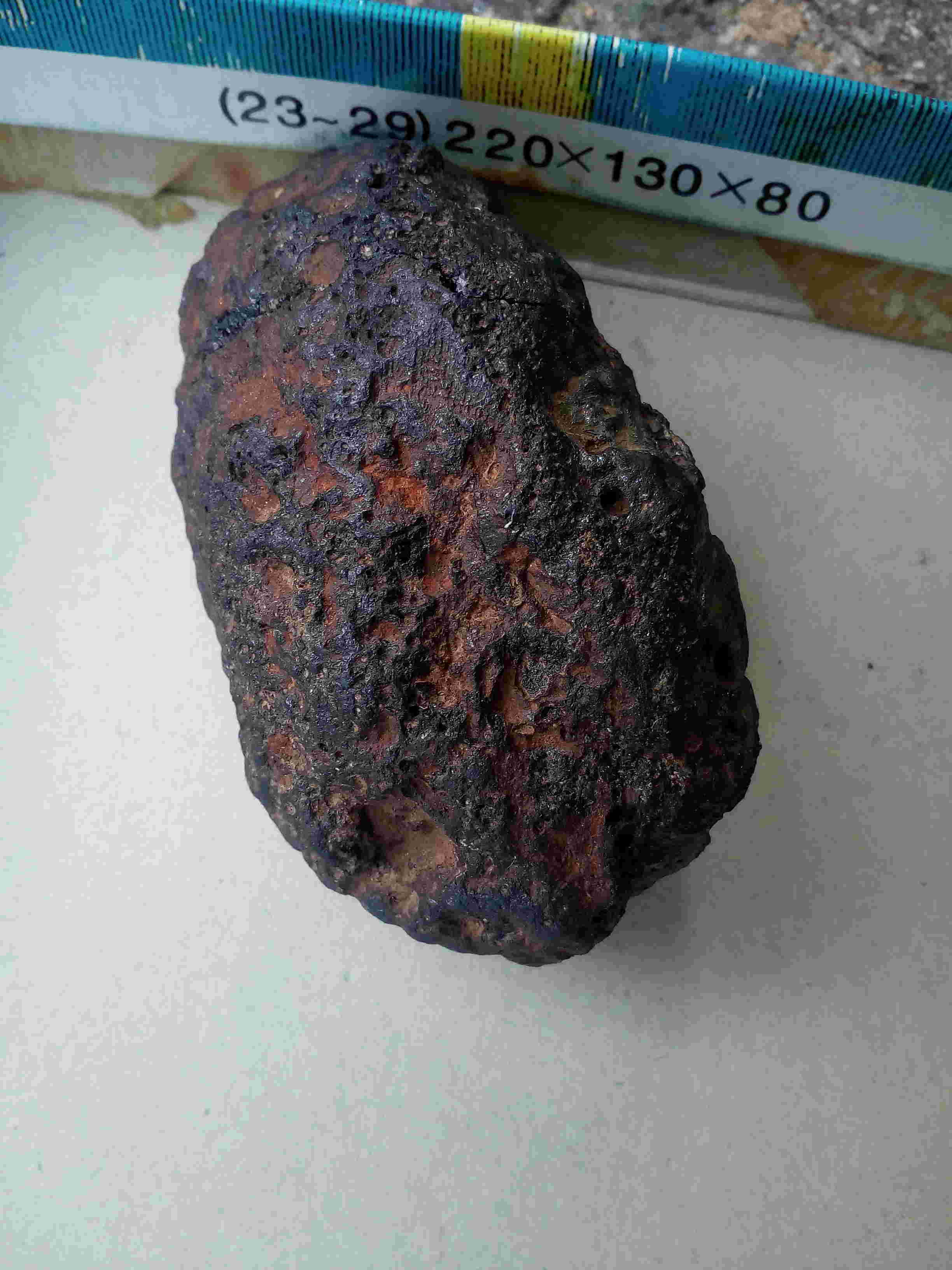 Parere su pietra ferrosa, meteorite? Img_2011