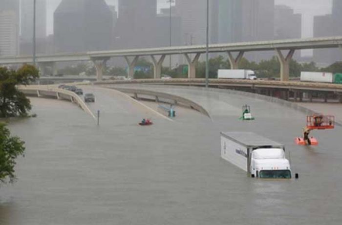 8 muertos saldo hasta ahora del paso de Harvey en Houston ,Texas Harvey10