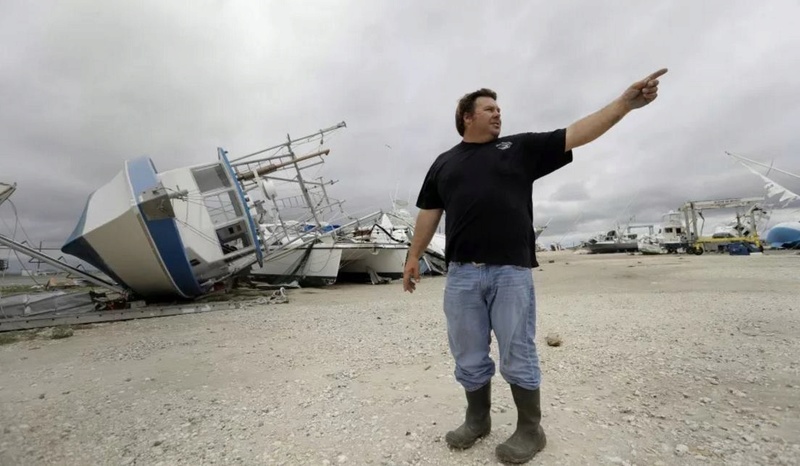 إعصار "هارفي" المدمر يغرق مساحات كبيرة في ولاية "تكساس" الأميركية . . . 21125312
