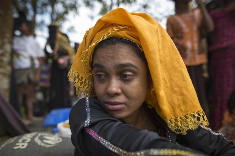 مشاهد قاسية من حياة مسلمي  الروهينجا على حدود بين  ميانمار و  بنجلاديش حيث يتعرضون للقمع والقتل . . . 21167510