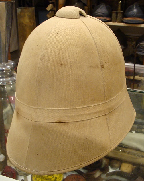 Le casque colonial modèle 1886  03810