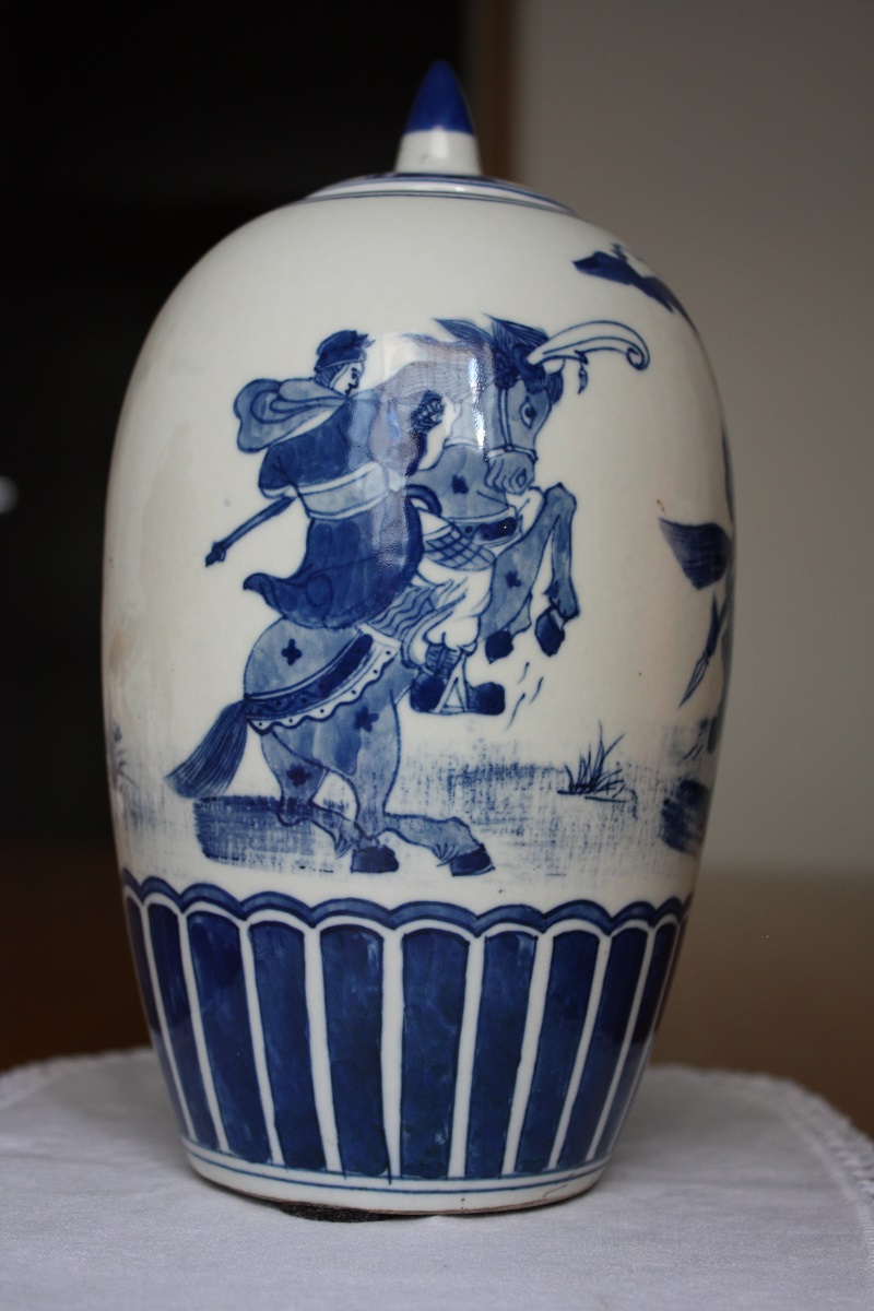 Chinese blue and white jar Img_1221