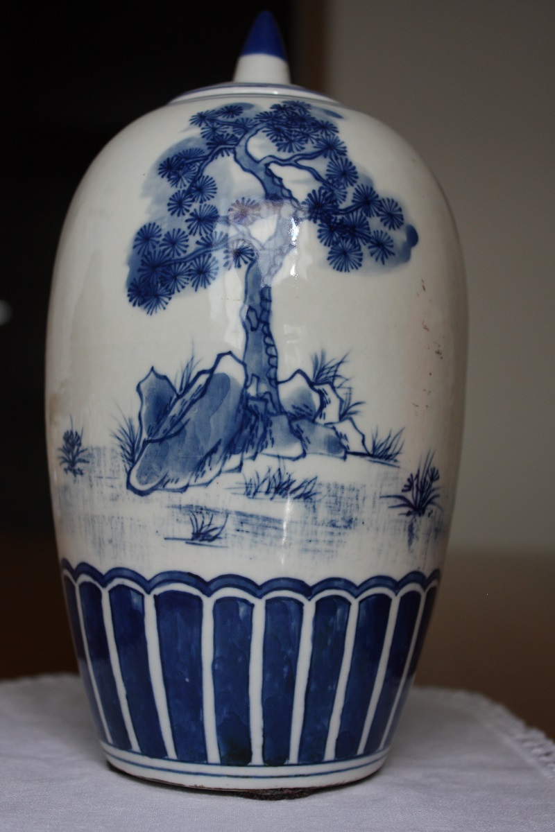 Chinese blue and white jar Img_1224
