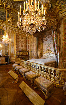 [RPG]Chambre de la Reine au château de Versailles 220px-13