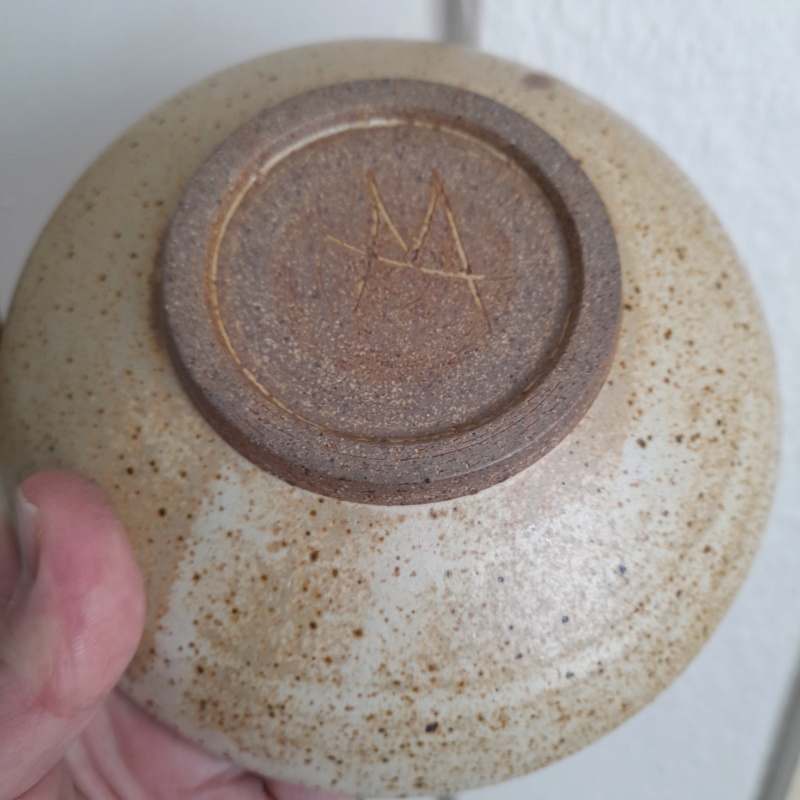 Stoneware bowl for ID, MH mark?  20220442