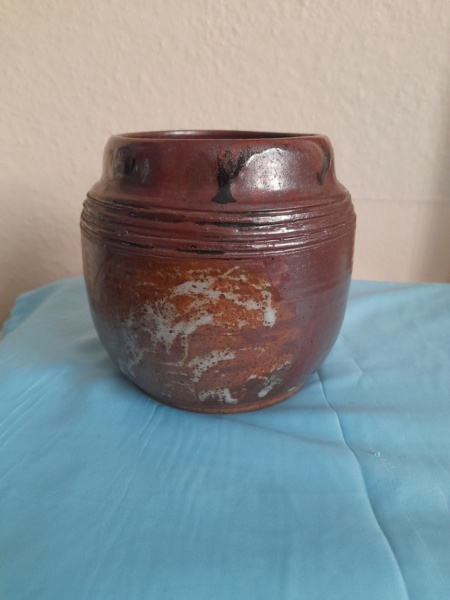 Studio pottery for ID, CB mark   20221020
