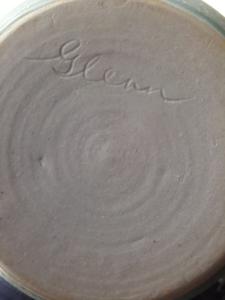 Porcelain Vase with incised signature - Glenn England, Australia  20240119
