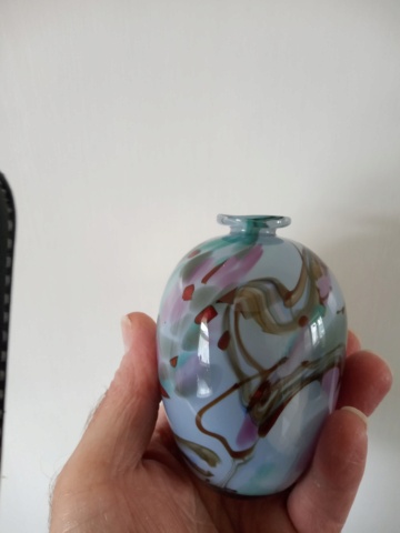 Signed art glass vase for ID Img_2191