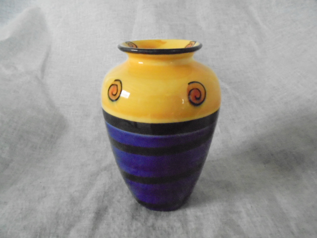 Ann Skelly - Jug in blue and yellow Dsc06319