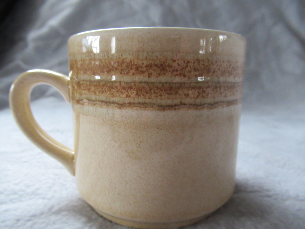 Salt - Crown Lynn cup, wine jug and sips, lidded pot - Page 3 Img_0210