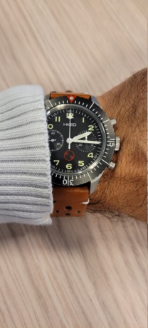 glashutte - Feu de vos montres d'aviateur, ou inspirées du monde aéronautique - Page 31 20221240