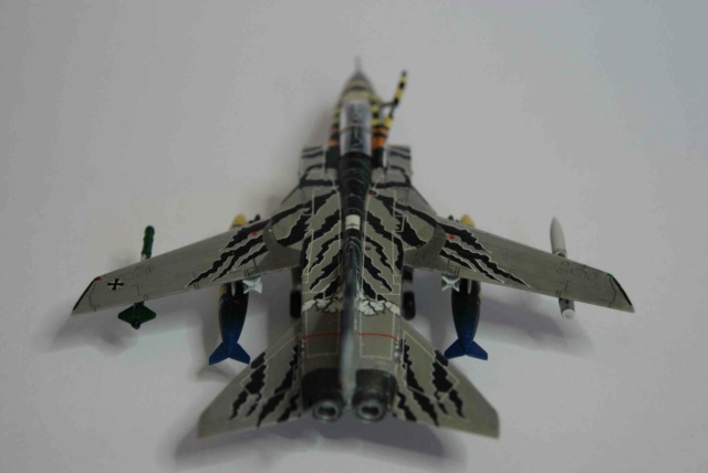 [Revell] Panavia Tornado ECR Tiger Meet 2011 1/144 Dsc03212