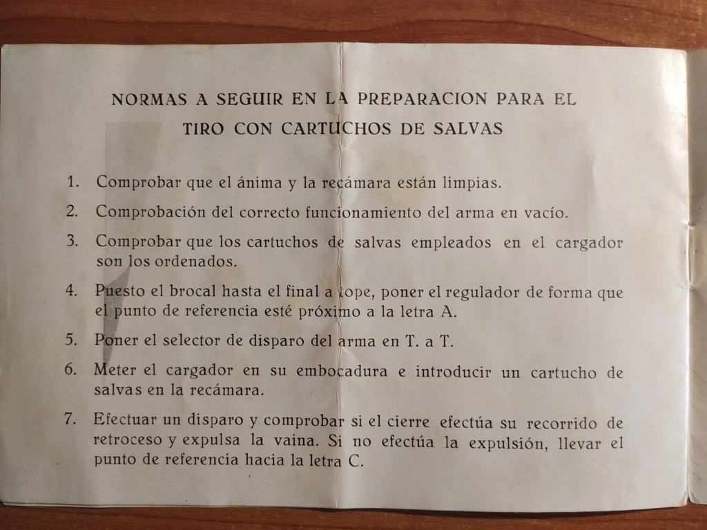 DESCRIPCIÓN E INSTRUCCIONES PARA EL EMPLEO DEL BROCAL DE SALVAS PARA EL F.A CETME Mod.C. Img_2030