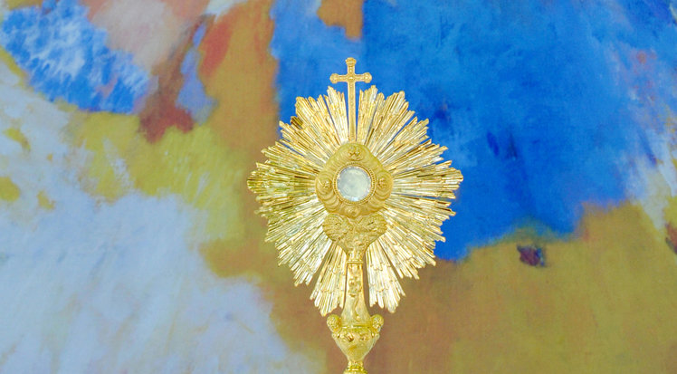 L’Adoration eucharistique : témoignage : il a broyé mes peurs et mes révoltes 7308ea10