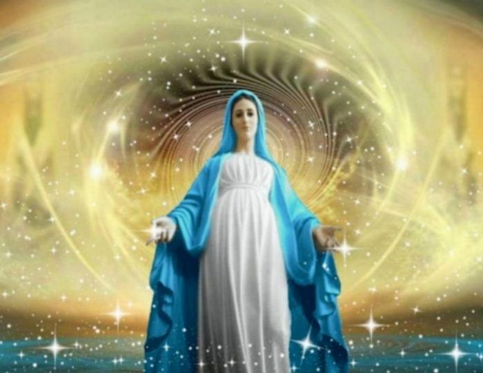 Marie, notre Maman du Ciel: le monde est trop sourd et trop corrompu pour entendre parler de Marie - Page 3 832dcc10