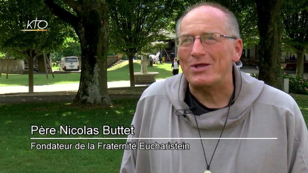 Père Nicolas Buttet: La transubstantiation, dogme central de la foi catholique  A3d31510