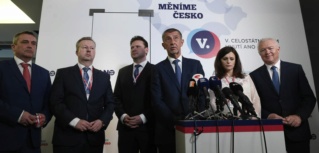[EFE] 16 Enero "Andrej Babiš confirma el cambio europeo de República Checa" Ano_sn10