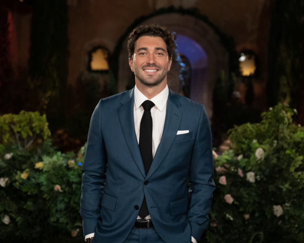 Bachelor 28 - Joey Graziadei - Jan 22 - *Sleuthing Spoilers* 17025611