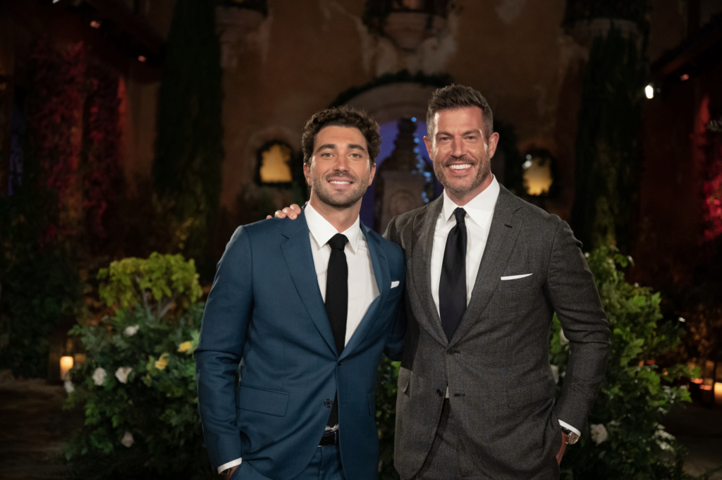 Bachelor 28 - Joey Graziadei - Jan 22 - *Sleuthing Spoilers* 17025612