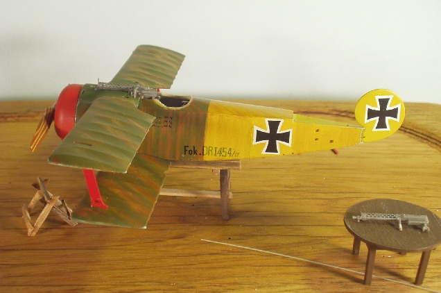 Fokker Dr1  [Dragon] 1/48  (fdr1) Finiti10