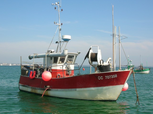 [VIE DES PORTS] Quelques bateaux de pêche (sur nos côtes Françaises) - Page 2 22_04_16