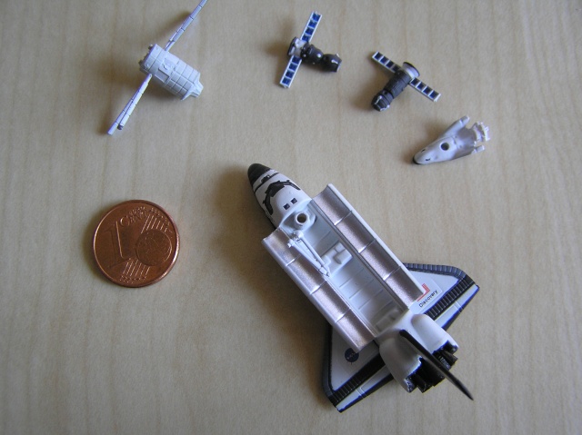 Maquette d'ISS au 1/700 de Tomytec P4210014