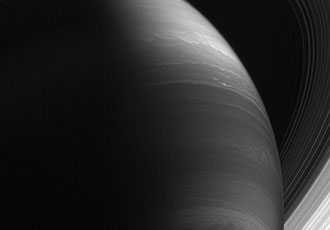 Un peu d'actualit sur Saturne, seigneur des anneaux...  17059410