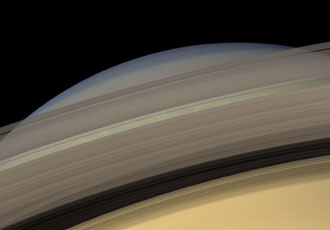 Un peu d'actualit sur Saturne, seigneur des anneaux...  17059910