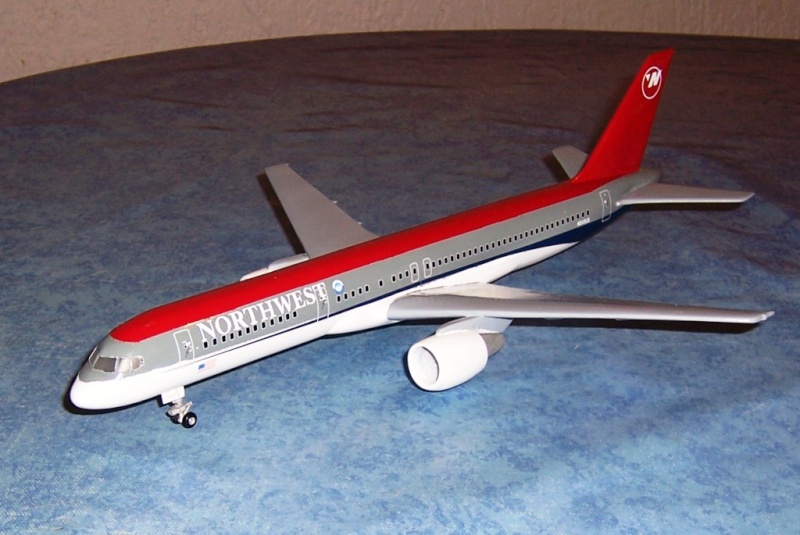 Boeing 757-300 - Northwest - Minicraft - 1/144 100_2526