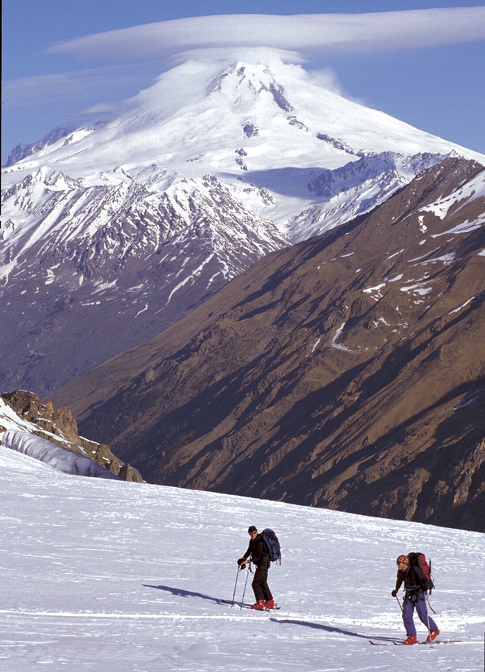 Le Mont Blanc, petit sommet d'Europe occidentale : le Mont Elbrouz est 700 m au-dessus ! Mt_elb10