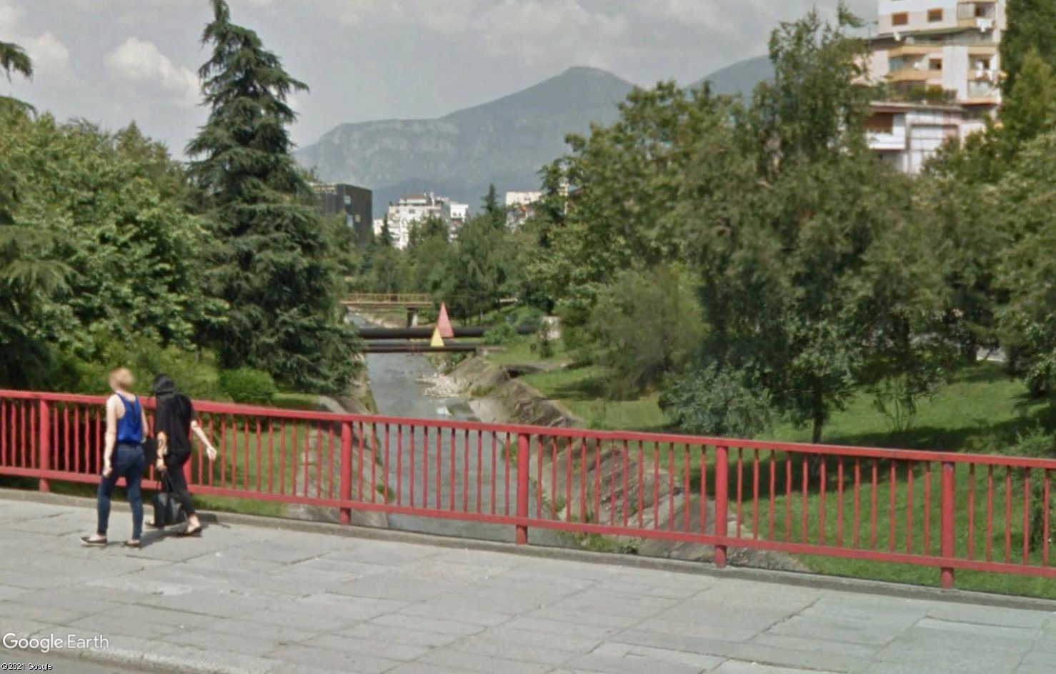[ALBANIE] Tirana, capitale s'essayant à la modernité ? Tsge2136