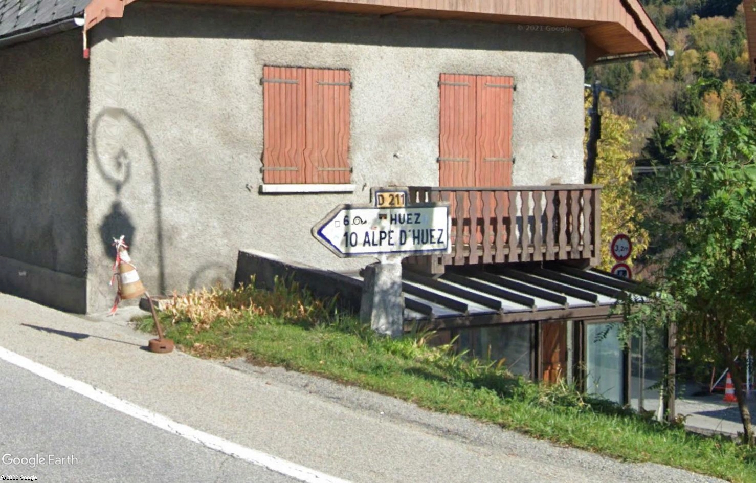 STREET VIEW : les bornes et les plaques Michelin - Page 2 Tsge2767