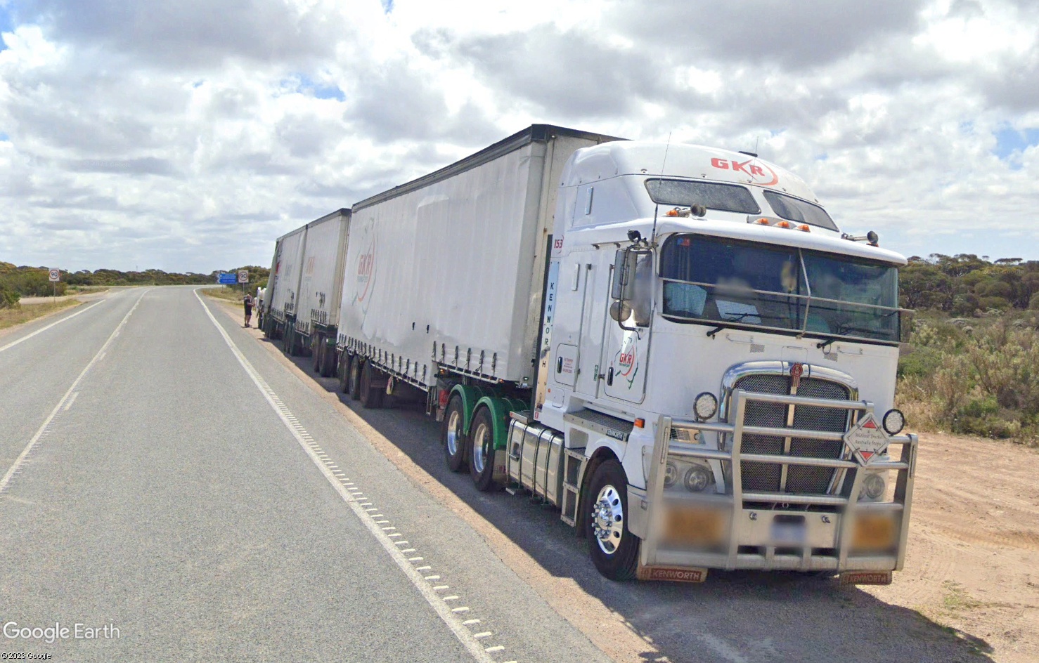 Camions australiens (road trains) - Page 8 Tsge4120