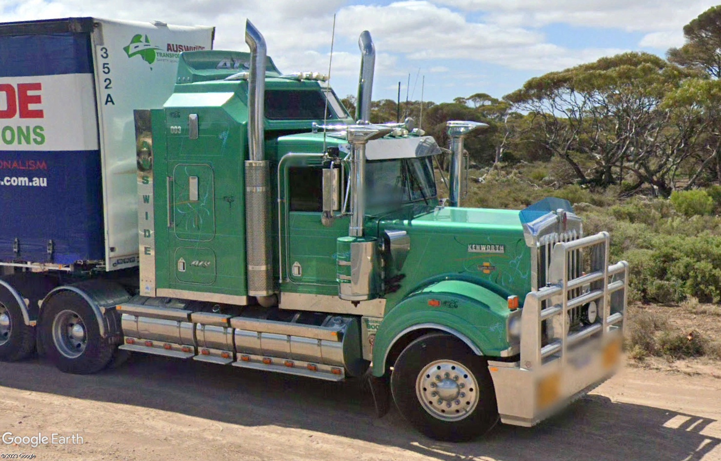 Camions australiens (road trains) - Page 8 Tsge4126