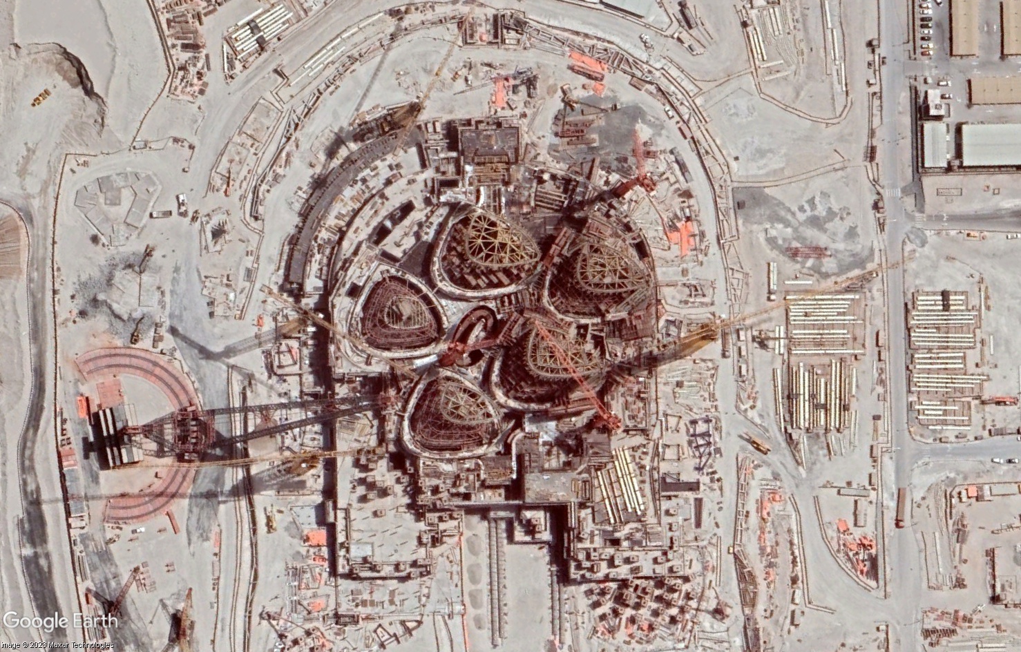 [Bientôt visible sur Google Earth] Le " Zayed National Museum" - Abu Dhabi - Emirats Arabes Unis. Tsge4324