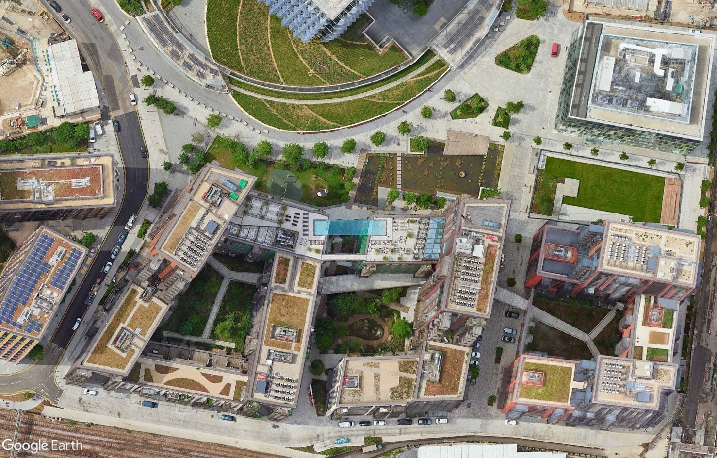 [Désormais visible dans Google Earth] - Piscine Embassy Garden, Nine Elms, Londres Tsge4345