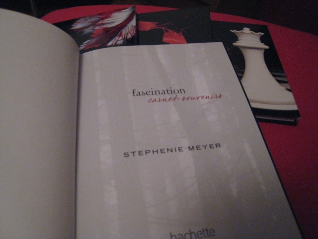 Carnets souvenirs Stephenie Meyer - Page 3 Img_1315