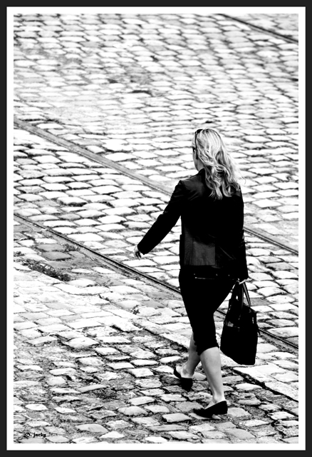 La femme qui marche Lille 09/09/2007 Dsc_6510