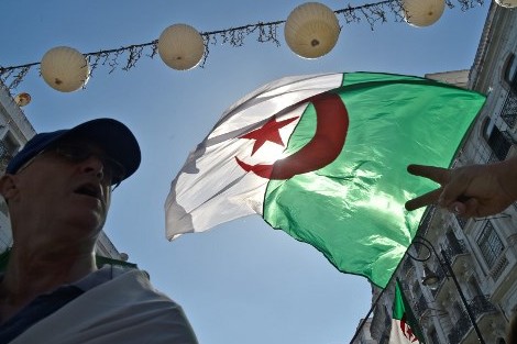 "معاكسة النظام" تدفع الجزائر إلى استهداف رؤساء بلديات "القبايل" Alg_ri10