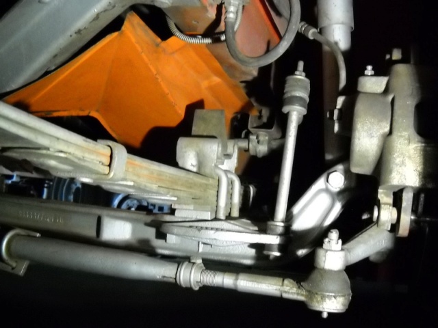 steering stabalizer bar and link ends Dscn0024