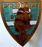 * COMMANDANT D'ESTIENNE D'ORVES (1942/1947) * Insign61