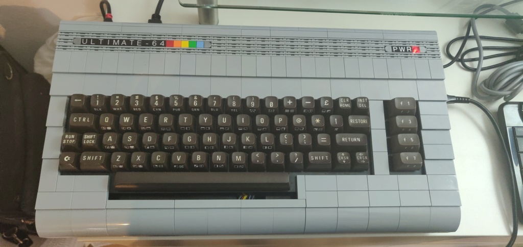 * COMMODORE C64 * LA ROLLS DES 8BIT ? - Page 9 Img_2015