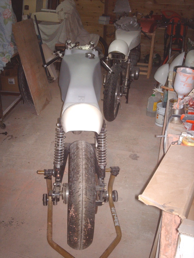 PETITES BRICOLLES SUR CADRE MARTIN SUZUKI GT 750 Imag5142