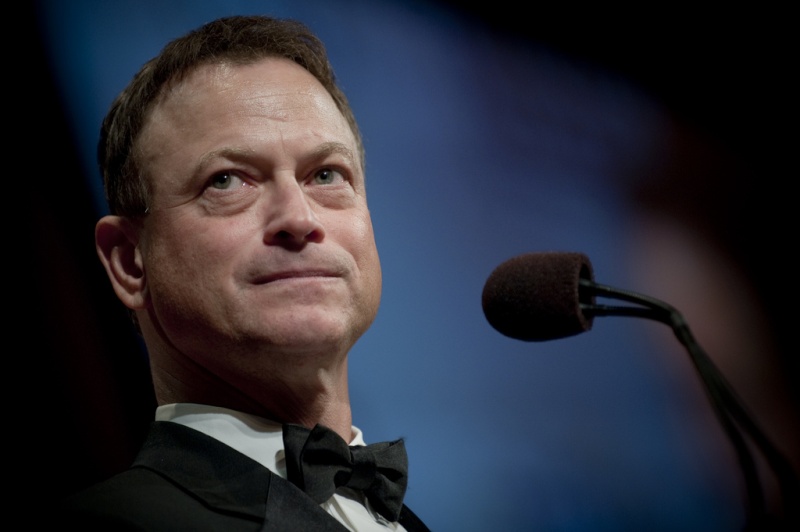 Gary Sinise - Page 2 39916710